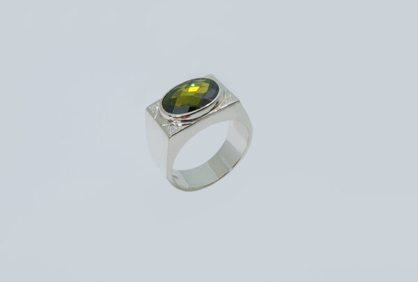 Anillo con piedra Verde - Joyería D'Pilmer